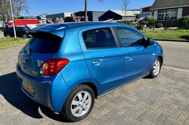 Mitsubishi Space Star (2013) thumbnail 4