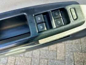 Volkswagen Polo (2004) thumbnail 12
