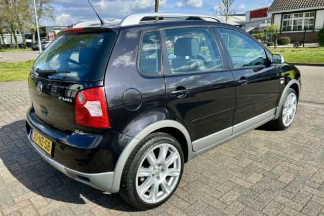 Volkswagen Polo (2004) thumbnail 4