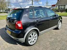 Volkswagen Polo (2004) thumbnail 4