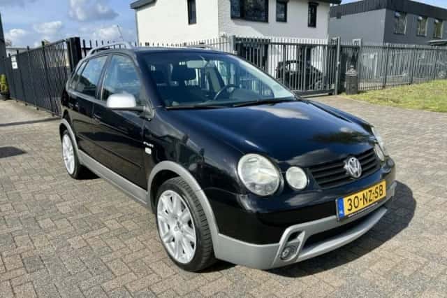 Volkswagen Polo (2004) thumbnail 5