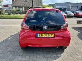 Toyota Aygo (2011) thumbnail 3