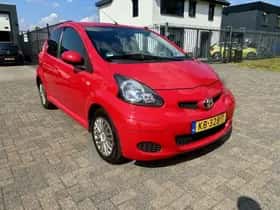 Toyota Aygo (2011) thumbnail 5