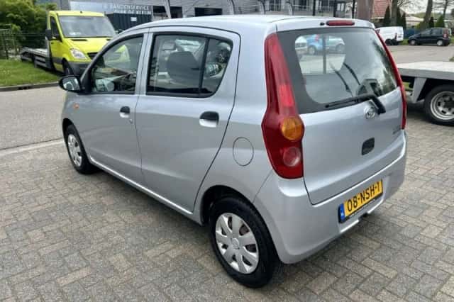 Daihatsu Cuore (2010) thumbnail 2
