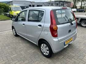 Daihatsu Cuore (2010) thumbnail 2