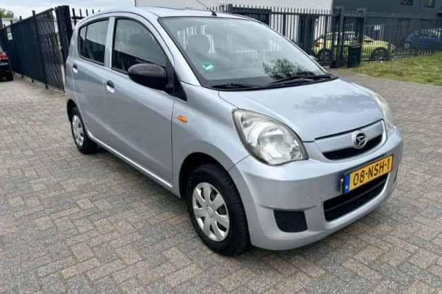 Daihatsu Cuore (2010) thumbnail 5
