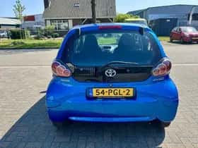 Toyota Aygo (2011) thumbnail 3