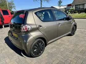 Toyota Aygo (2013) thumbnail 4