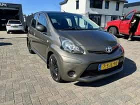 Toyota Aygo (2013) thumbnail 5