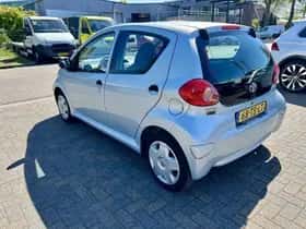 Toyota Aygo (2007) thumbnail 2