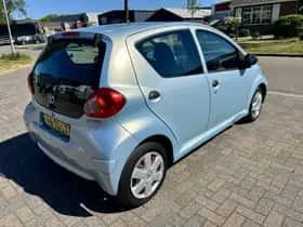 Toyota Aygo (2007) thumbnail 4