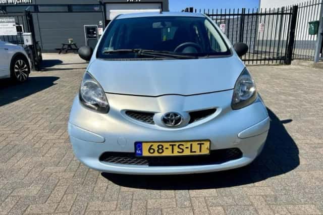 Toyota Aygo (2007) thumbnail 6