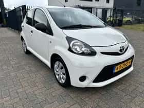 Toyota Aygo (2012) thumbnail 5