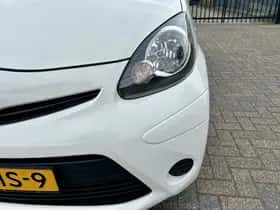 Toyota Aygo (2012) thumbnail 7