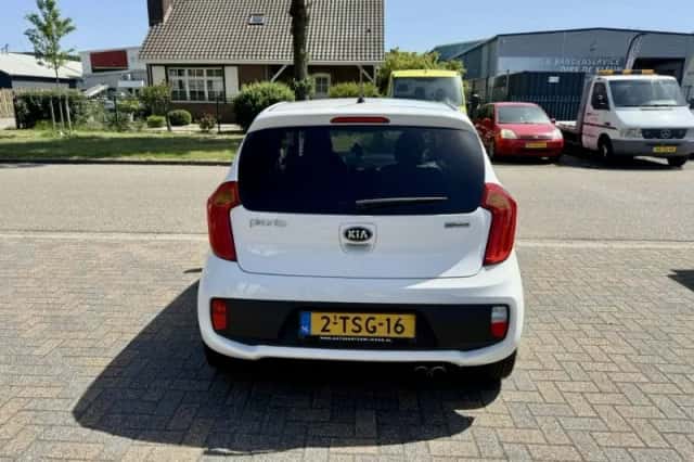 Kia Picanto (2014) thumbnail 3