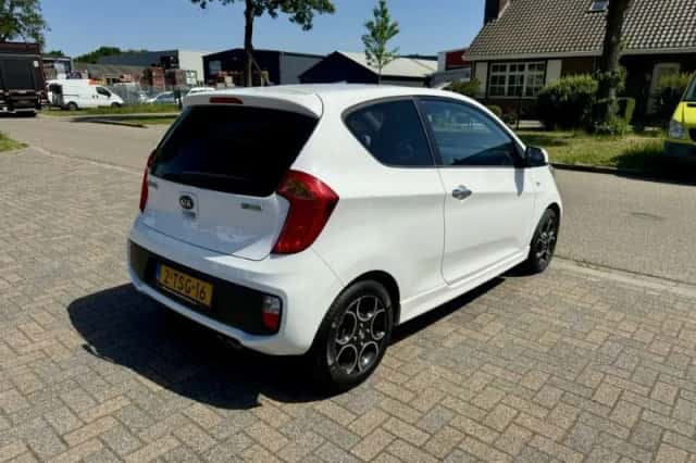 Kia Picanto (2014) thumbnail 4