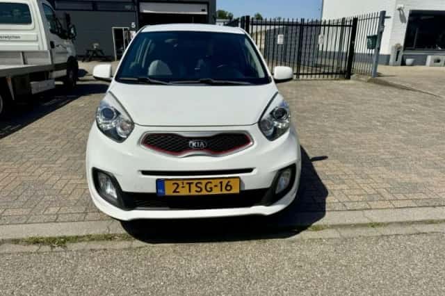 Kia Picanto (2014) thumbnail 6