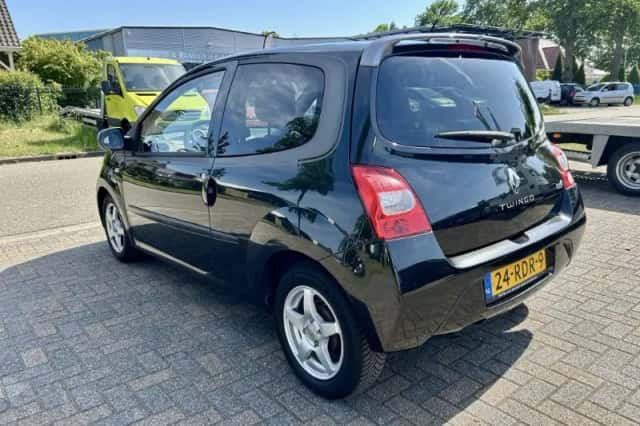 Renault Twingo (2011) thumbnail 2