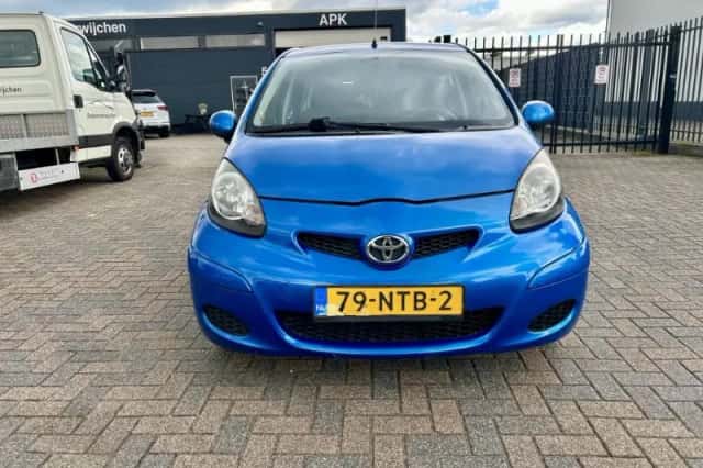 Toyota Aygo (2010) thumbnail 6