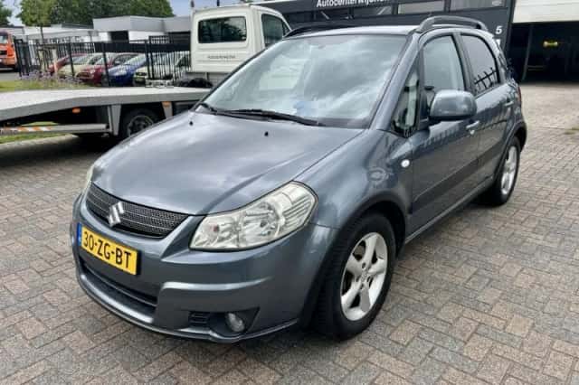 Suzuki SX4 (2008) thumbnail 1