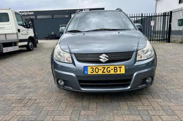 Suzuki SX4 (2008) thumbnail 6