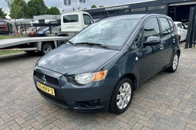 Mitsubishi Colt (2009) thumbnail 1