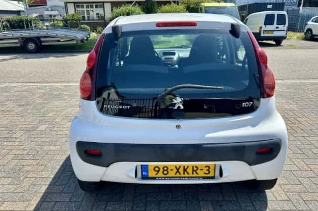 Peugeot 107 (2012) thumbnail 3