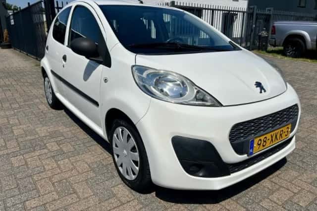 Peugeot 107 (2012) thumbnail 5