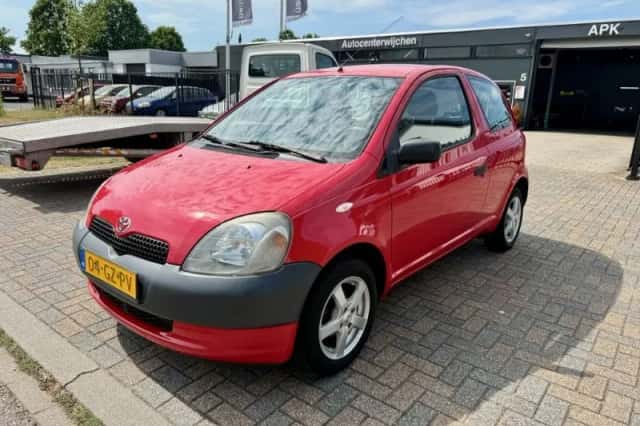 Toyota Yaris (2001) thumbnail 1