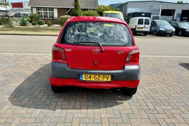 Toyota Yaris (2001) thumbnail 3