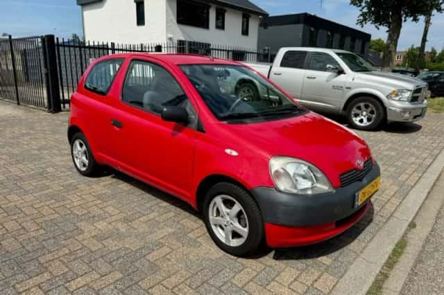 Toyota Yaris (2001) thumbnail 5