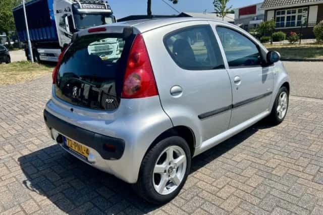 Peugeot 107 (2011) thumbnail 4