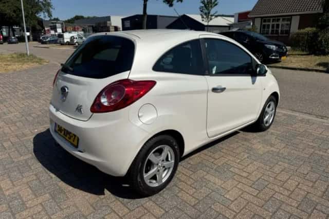 Ford Ka (2012) thumbnail 4