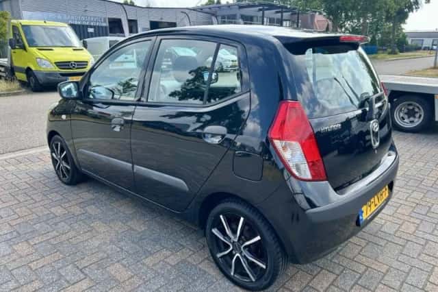 Hyundai i10 (2010) thumbnail 2