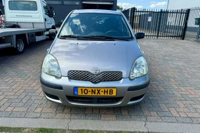 Toyota Yaris (2004) thumbnail 6