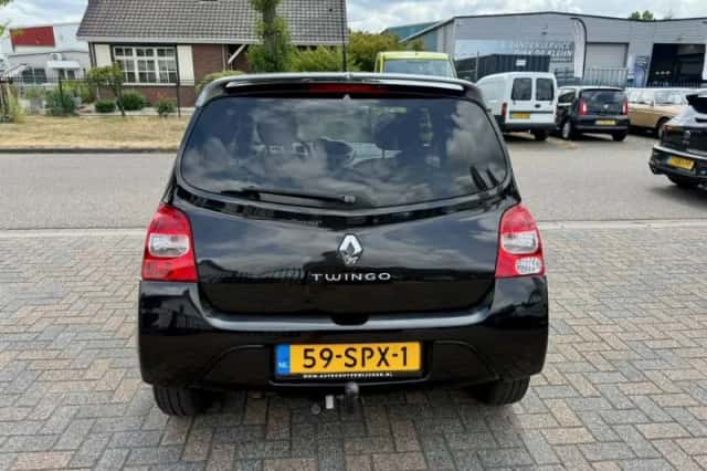 Renault Twingo (2011) thumbnail 3
