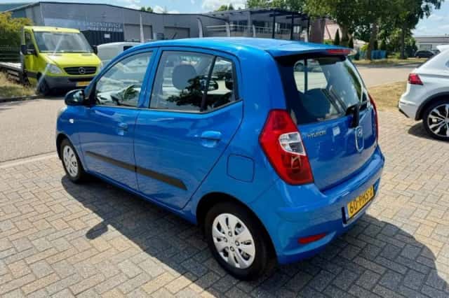 Hyundai i10 (2011) thumbnail 2