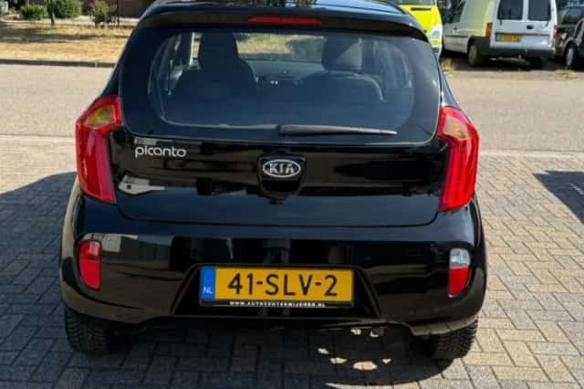 Kia Picanto (2011) thumbnail 3