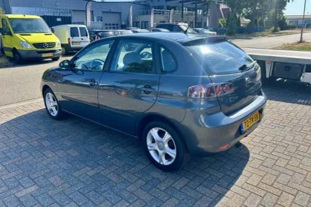 SEAT Ibiza (2007) thumbnail 2
