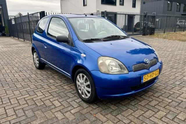 Toyota Yaris (2001) thumbnail 5