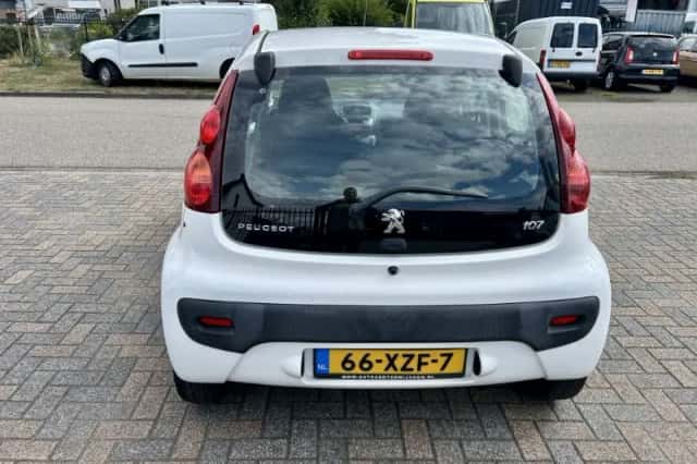 Peugeot 107 (2012) thumbnail 3
