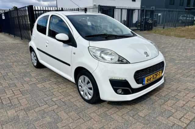 Peugeot 107 (2012) thumbnail 5
