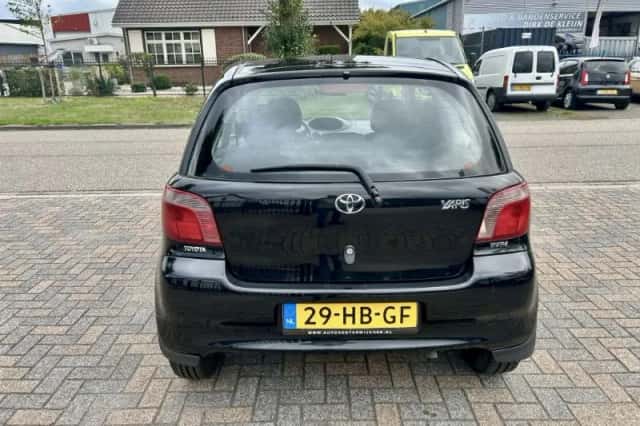Toyota Yaris (2001) thumbnail 3