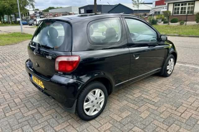 Toyota Yaris (2001) thumbnail 4