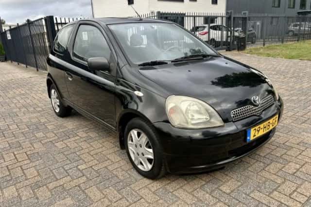 Toyota Yaris (2001) thumbnail 5
