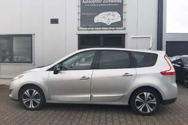 Renault Grand Scénic (2011) thumbnail 2