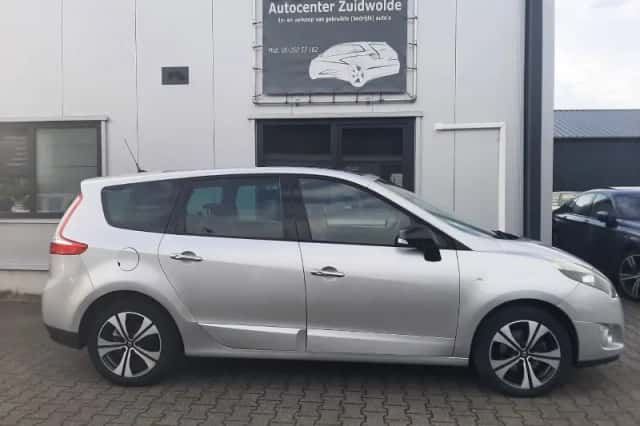 Renault Grand Scénic (2011) thumbnail 5