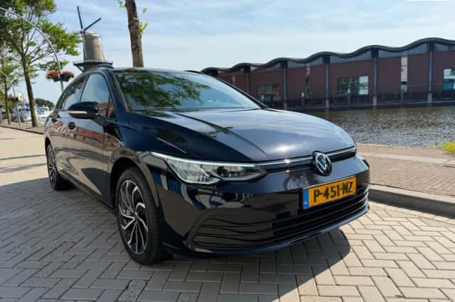 Volkswagen Golf (2022) thumbnail 1