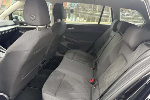 Volkswagen Golf (2022) thumbnail 6