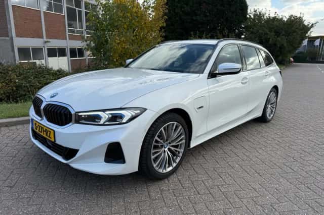 BMW 3-Serie (2023) thumbnail 4